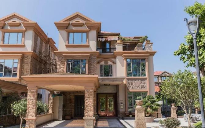 外墻翻新，我選擇的是水包水，色彩逼真酷似大理石的效果